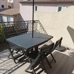 Appartement Meuble Climatise Avec Terrasse, Draguignan